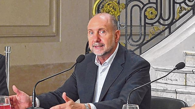 Aislado. El gobernador Omar Perotti a traviesa el coronavirus con buen estado de salud