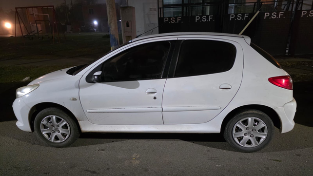 El auto que apareció con pedido de captura por un caso de intimidación pública en una escuela