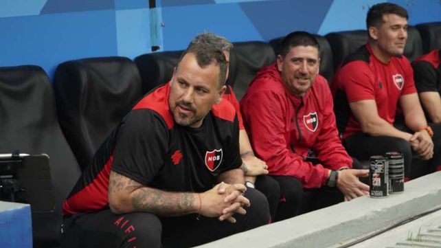 Una eliminación amarga para el Ogro Fabbiani. Su Newells no dio la talla ante Belgrano y quedó afuera de la Copa Argentina.
