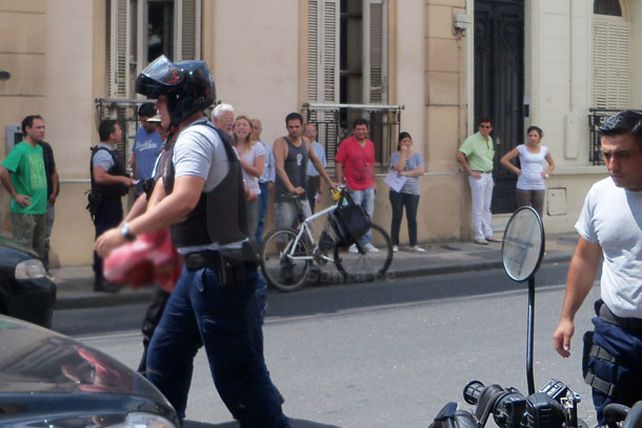 Un peatón golpeó a un ladrón y evitó un asalto en pleno centro