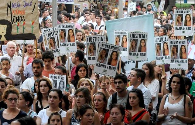 Multitudinaria marcha en Mendoza por las dos chicas asesinadas en Ecuador