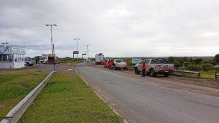 Vialidad Nacional se hizo cargo de la estación de la ruta 174 y del puente Victoria - Rosario y Gendarmería vigila la zona frente al reclamo sindical