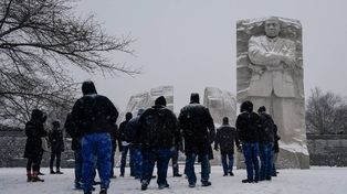 El imponente monumento a Marthin Luther King en Washington bajo la nieve fue visitado en&nbsp;