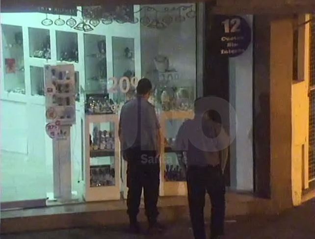 El video del robo en una joyería de la peatonal santafesina
