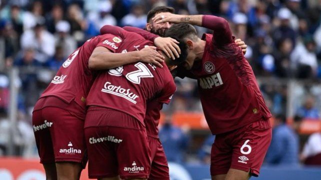 Lanús llegó a los nueve puntos en la Zona B.