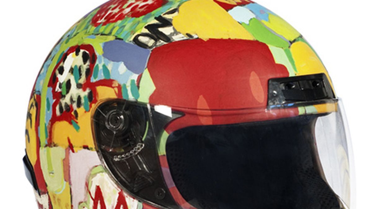 Llega Concordia una muestra de cascos para motos intervenidos artísticamente