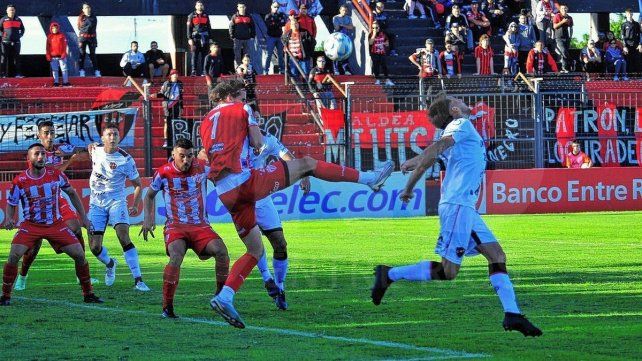 Patronato empató ante Talleres de Remedios de Escalada y no levanta cabeza.