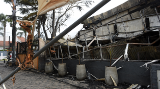 El incendió provocó pérdidas totales en el tradicional local gastronómico.