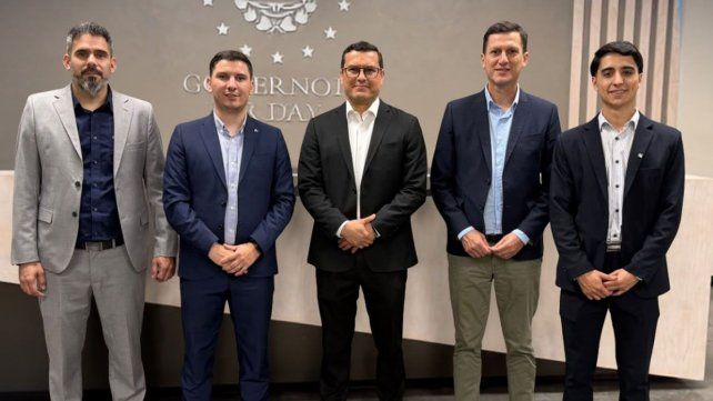Juan Argañaraz profundizó el modelo de telemedicina de El Salvador para fortalecer su proyecto “Medicina Digital Santa Fe 360”
