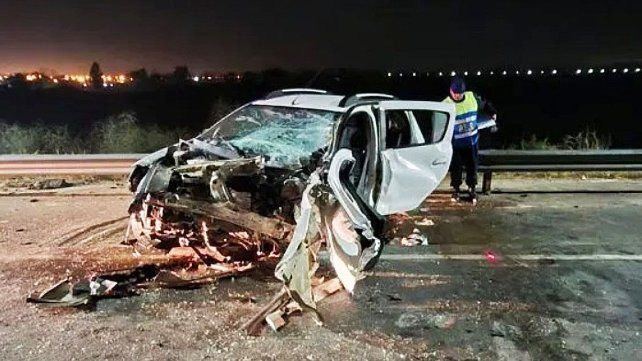 Tres vehículos colisionaron en una avenida de Concordia. Hay una persona fallecida y cuatro mujeres heridas hospitalizadas