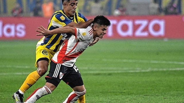 Mostaza Merlo le apuntó al entorno del juvenil Echeverri por las declaraciones en Santiago del Estero.