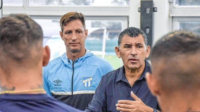 Facundo Sava dirigió su primer entrenamiento como DT de Atlético Tucumán.