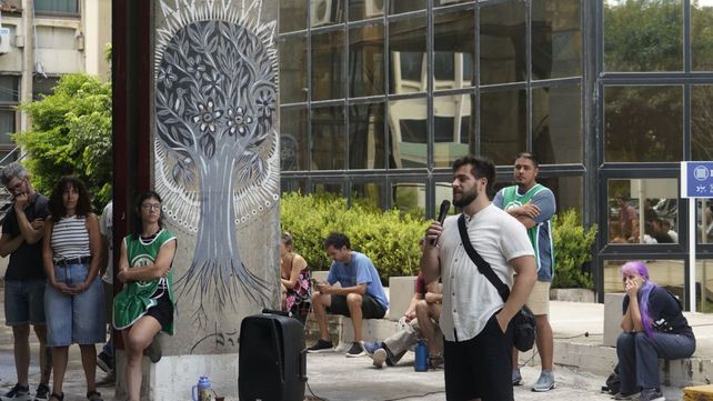 Los trabajadores del Conicet realizaron este jueves una asamblea en defensa de la ciencia.