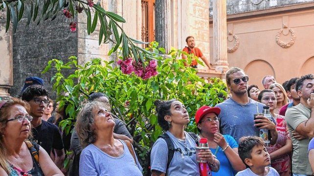 Será este lunes a las 19 en el Cementerio Municipal de la Santísima Trinidad (Perú al final). La actividad es de acceso libre y gratuito.