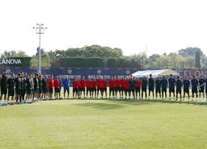 Emotivo minuto de silencio de todos los deportistas de Barcelona