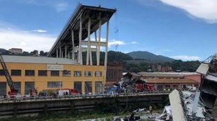 Al menos 29 muertos al colapsar un puente en autopista de Génova