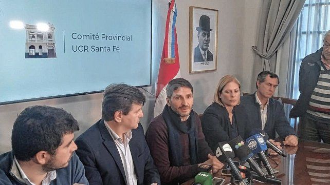 Pullaro le pidió a Perotti cautela para administrar fondos provinciales hasta que termine su mandato