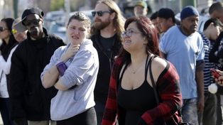 El incendio en una fiesta electrónica en Oakland ya se cobró al menos 33 vidas