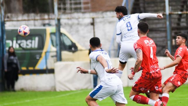 Tremendo testazo de Acoglanis y el gol de Argentino.