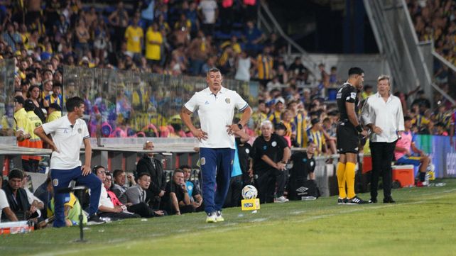 Jorge Almirón debe tomar varias decisiones después de la derrota de Central ante Belgrano para enfrentar a Racing en el Cilindro.&nbsp;