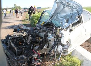 Ruta 34: tres víctimas fatales en un accidente entre un auto y dos motos