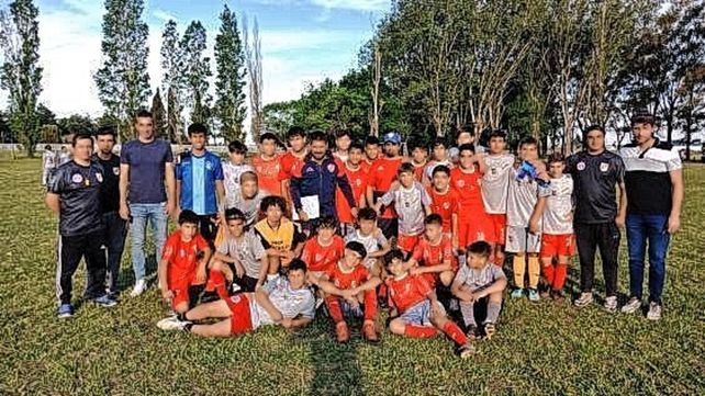 Unión probó jugadores en el club Renato Cesarini de Rosario con las presencias de Battión y Limia.&nbsp;