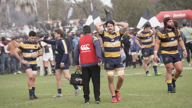 Es el final y Gimnasia se resigna. Estudiantes se lo ganó en el último tramo del encuentro jugado en Santa Fe RC y es el nuevo campeón del Regional del Litoral.