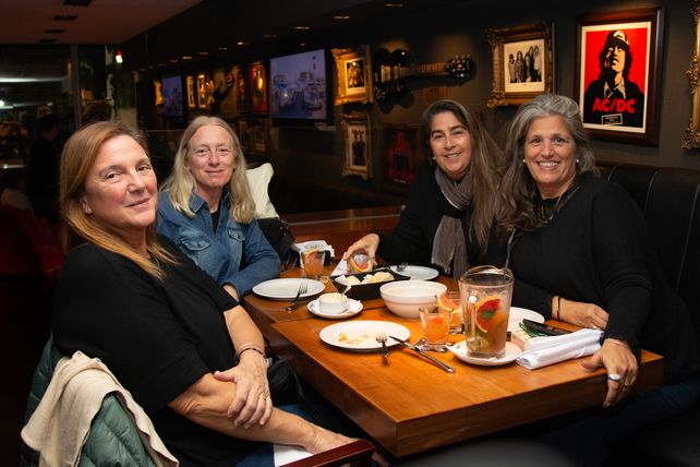 Gabriela Gabo, Anabel Maciulis, Mónica Gine y Bibiana Novik