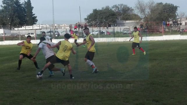 Para no perder el ritmo, Palermo y Oro Verde jugaron un amistoso