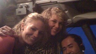 Dos mujeres aseguran haber estado fumando con el copiloto del avión extraviado