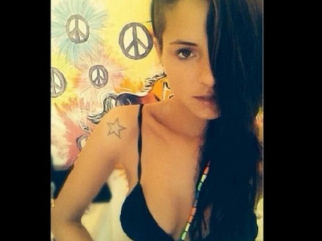 La hija de Tinelli en la web