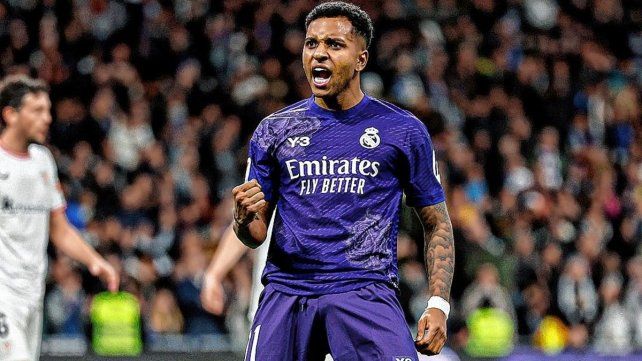 Rodrygo festeja uno de los dos goles que marcó para el Real Madrid.