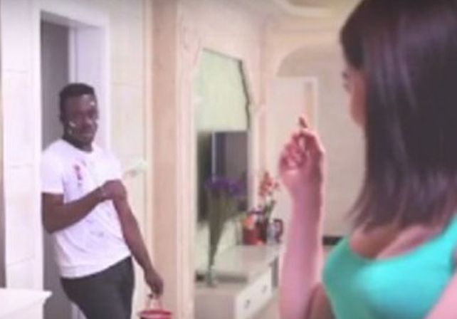 Indignación en las redes sociales por un anuncio publicitario racista
