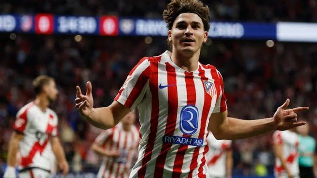 Julián Álvarez vuelve a la lista del Atlético y Simeone salió a bancarlo en plena tensión