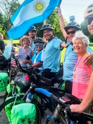 Biciviajeros entrerrianos llegaron a Kansas City tras recorrer 17 países