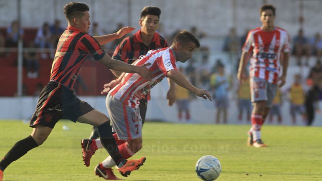 Atlético Paraná perdió en el Muttio frente a Douglas Haig de Pergamino