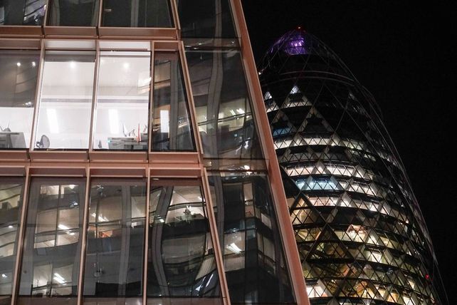 La City de Londres esta noche del jueves 20 de octubre. Los mercados le pusieron un 