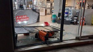 Rompieron la vidriera y robaron herramienta en un comercio de López y Planes&nbsp;