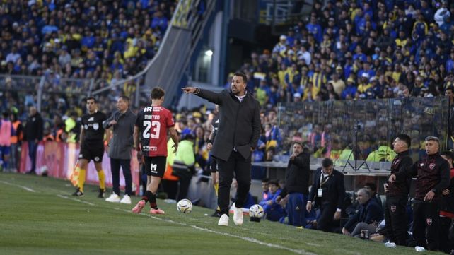 Cristian Fabbiani hizo el típico gesto del futbolero que reconoce haber visto un auténtico golazo. Fue cuando Ángel Di María la clavó en el ángulo.&nbsp;