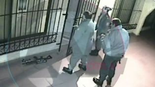 Mirá el video completo de José López ingresando bolsos al convento