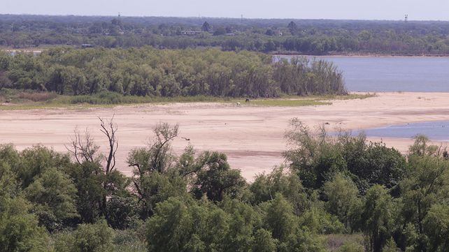 Impresionantes imágenes de la bajante del río Paraná
