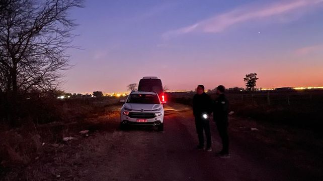 Manuel Dorrego y Camino de los Gauchos, el camino rural donde fue hallado el cuerpo del gendarme Gustavo Elorrieta. 