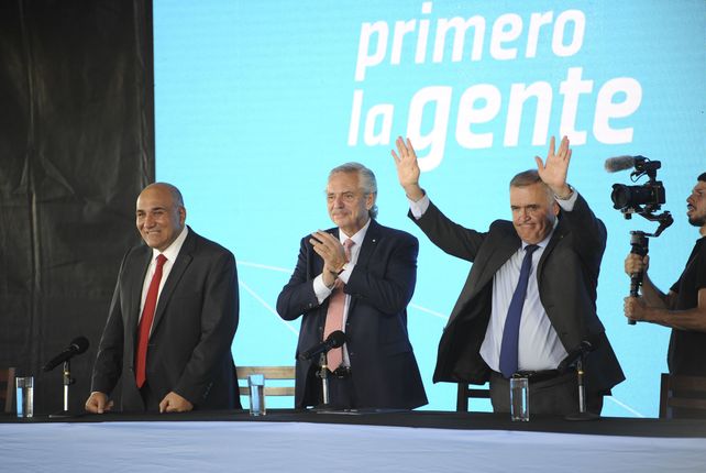 Alberto Fernández fue a Tucumán con Manzur y Jaldo y se trajo el compromiso del apoyo del peronismo tucumano si intenta ir por la reelección.
