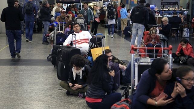 Varados. Pasajeros en Aeroparque.