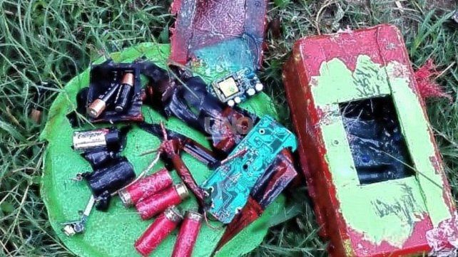 El artefacto explosivo que hallaron los dueños en el patio de su casa en Colastiné&nbsp;