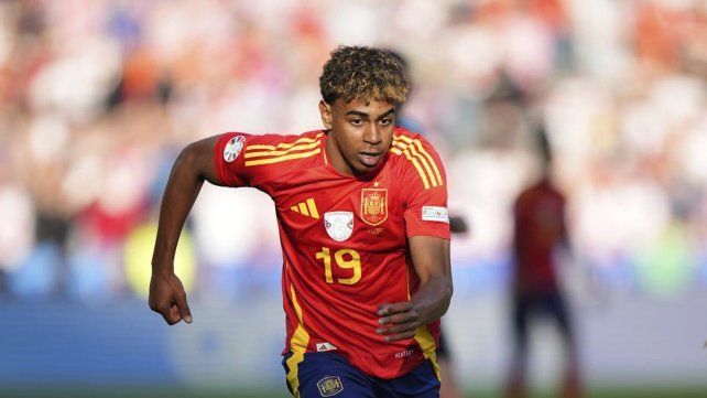España sería sancionada por hacer trabajar a un futbolista de 16 años