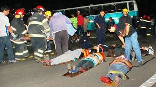 Jujuy: el colectivero enviaba un mensaje de texto cuando chocó