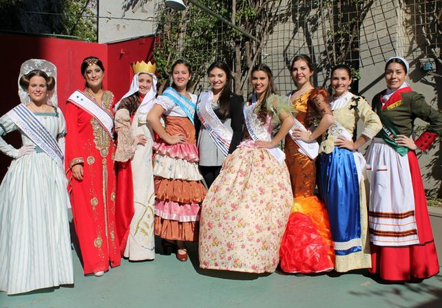 Presencia. Colectividades muestran tradiciones y costumbres.