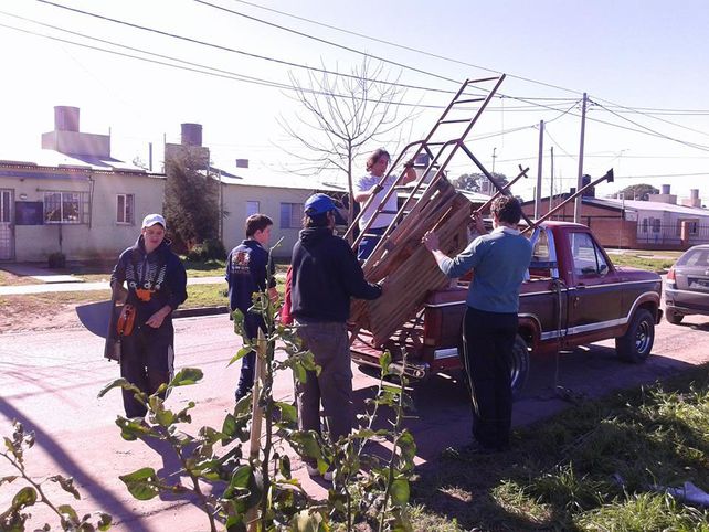 Gracias al esfuerzo de todos los vecinos el barrio René Favaloro tiene una plaza