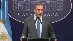 Manuel Adorni anunció el cierre de Vialidad Nacional.